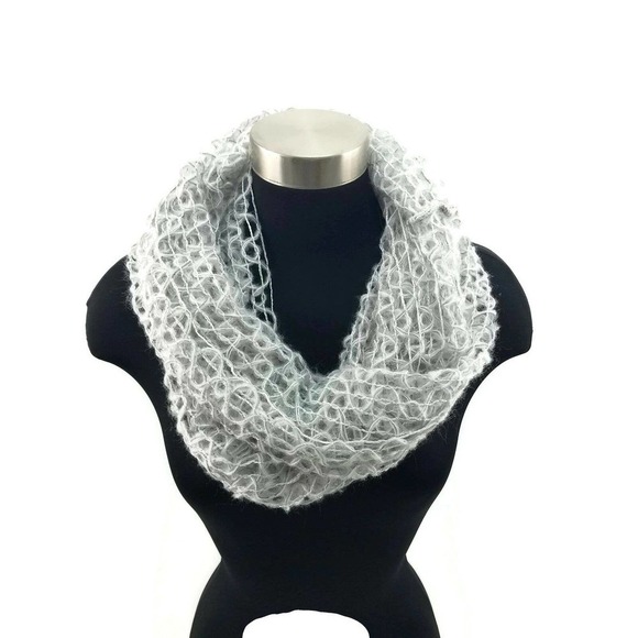 Apt 9 Silver and Gray Fashion Infinity Scarf New - Picture 1 of 6